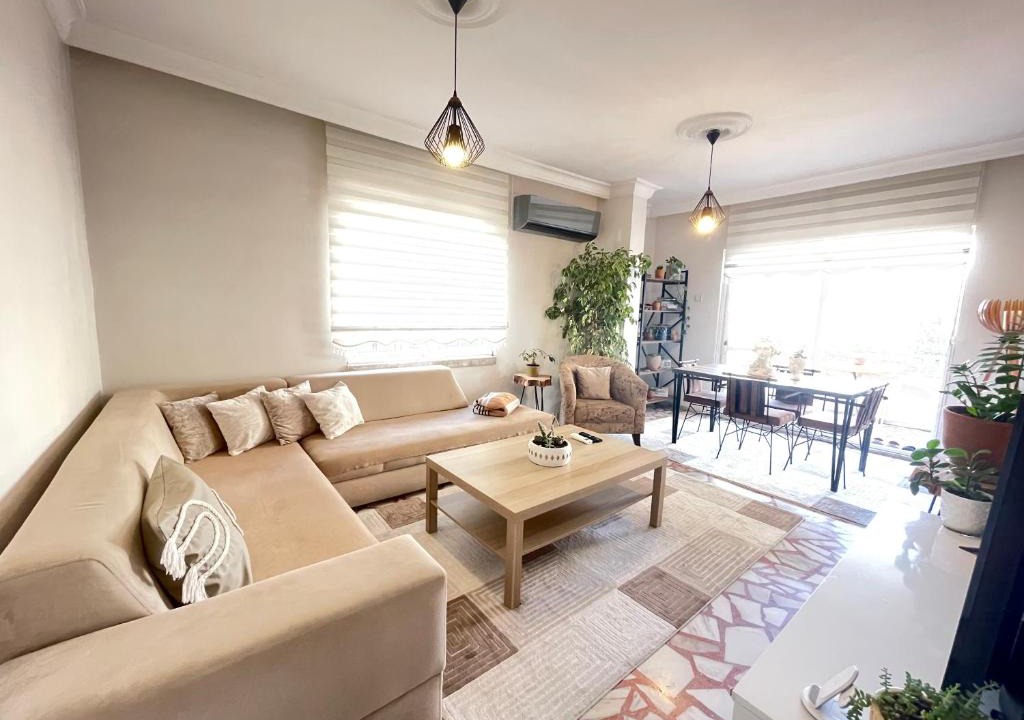 Yenisehir Apartment | Şehrin kalbindeki deniz manzaralı 3+1 ev