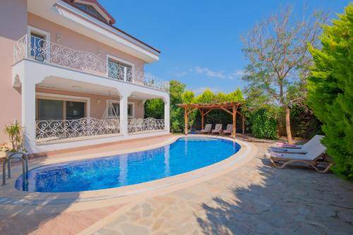 Ciftlik Villa | 460 m² Villa ∙ 5 bedrooms ∙ 10 guests