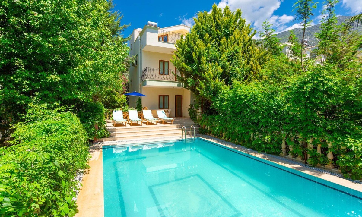 Kalkan Villa | 5 Bedroom Villa with Sea View in Kalkan Center - Helisonia