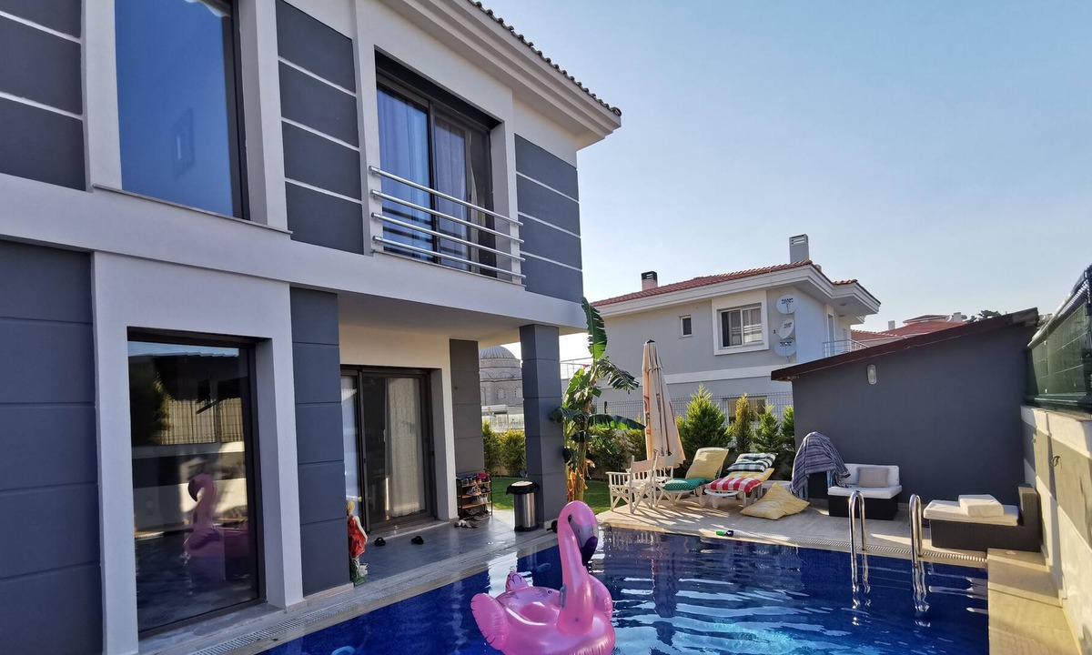 Cesme Villa | A comfortable villa with pool in Cesme VillaAtasoy