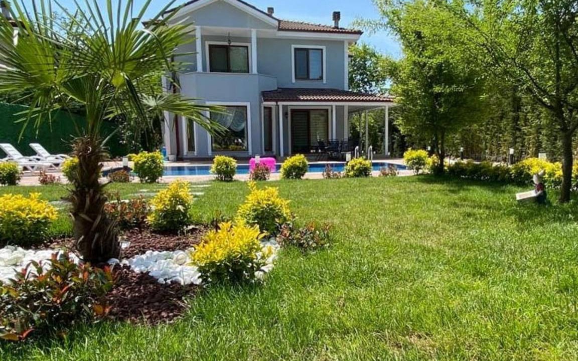 Yanik Villa | Astonishing Villa with Private Pool and Jacuzzi Surrounded by Nature in Sapanca