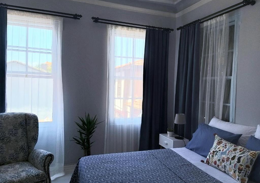 Ayvalik City Center House | Ayvalık merkezde eski taş rumevi