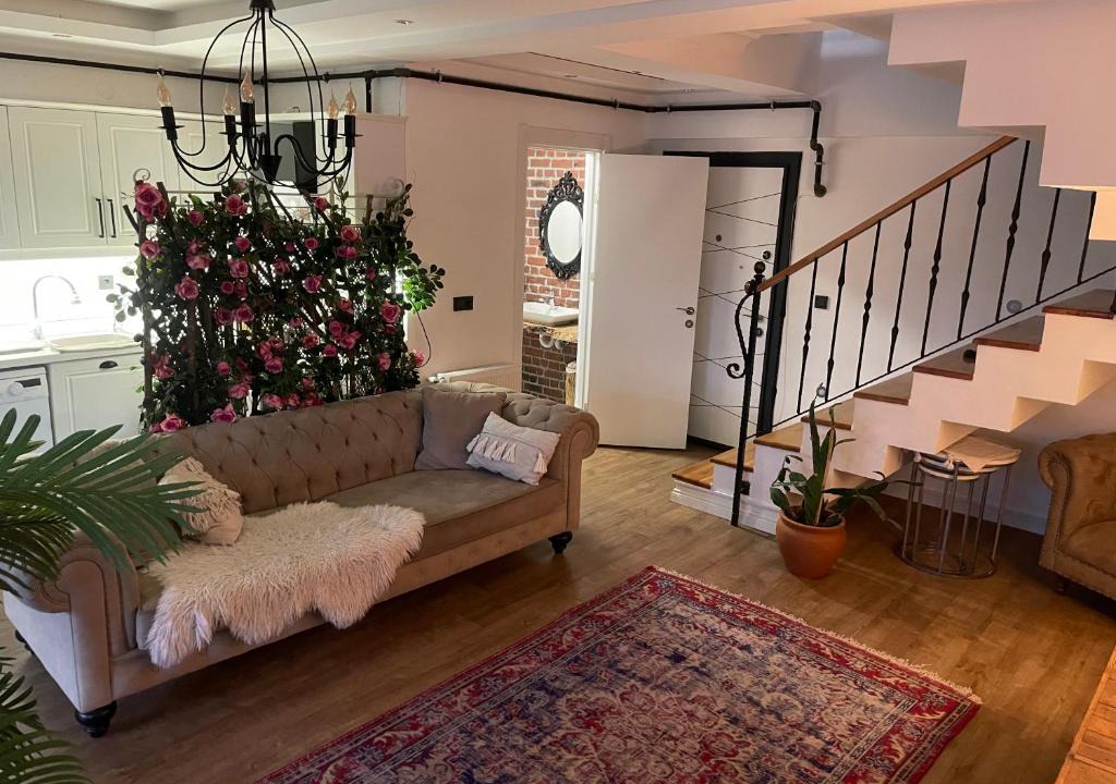 Bornova Apartment | Bahçeli dubleks