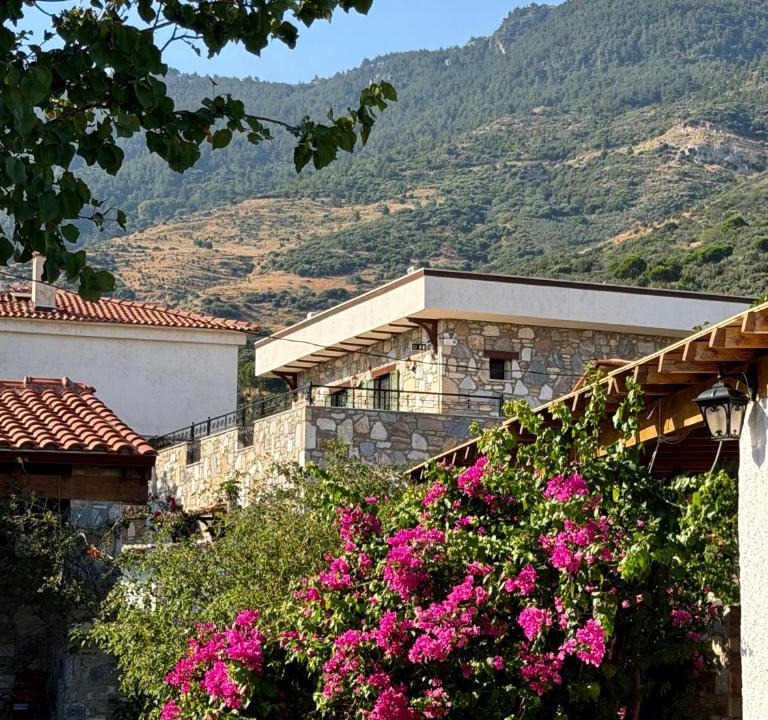 Gullubahce Bed & Breakfast | Bahab Plus Guest House