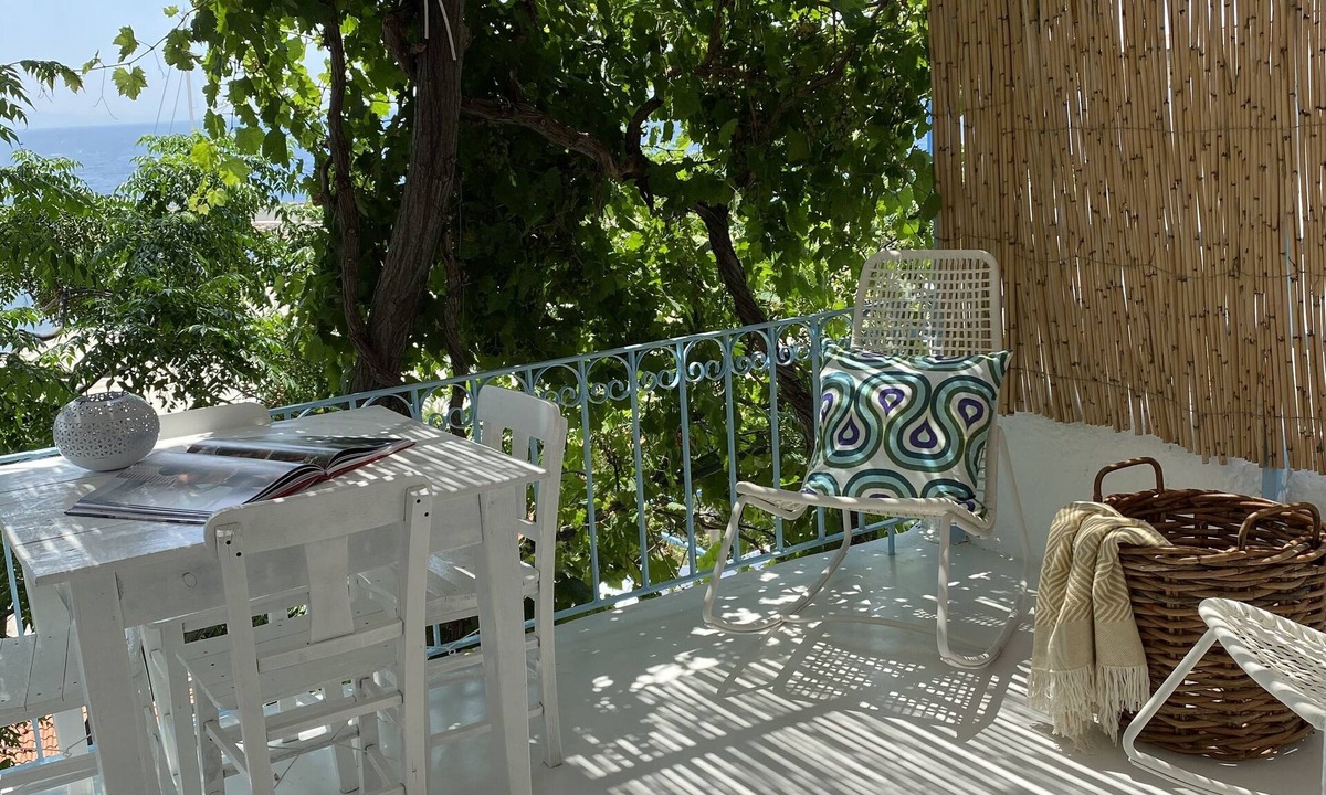 Babakale House | Casa de Bagale Village House