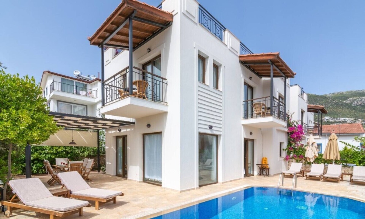 Kalkan Villa | Comfortable 3 Bedroom Villa with private pool within easy walk to Kalkan centre