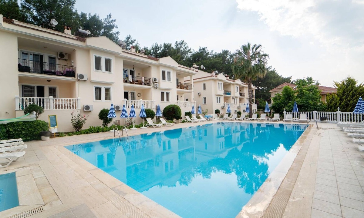 Hisaronu Apartment | Flat w Shared Pool and Balcony 10 min to Oludeniz