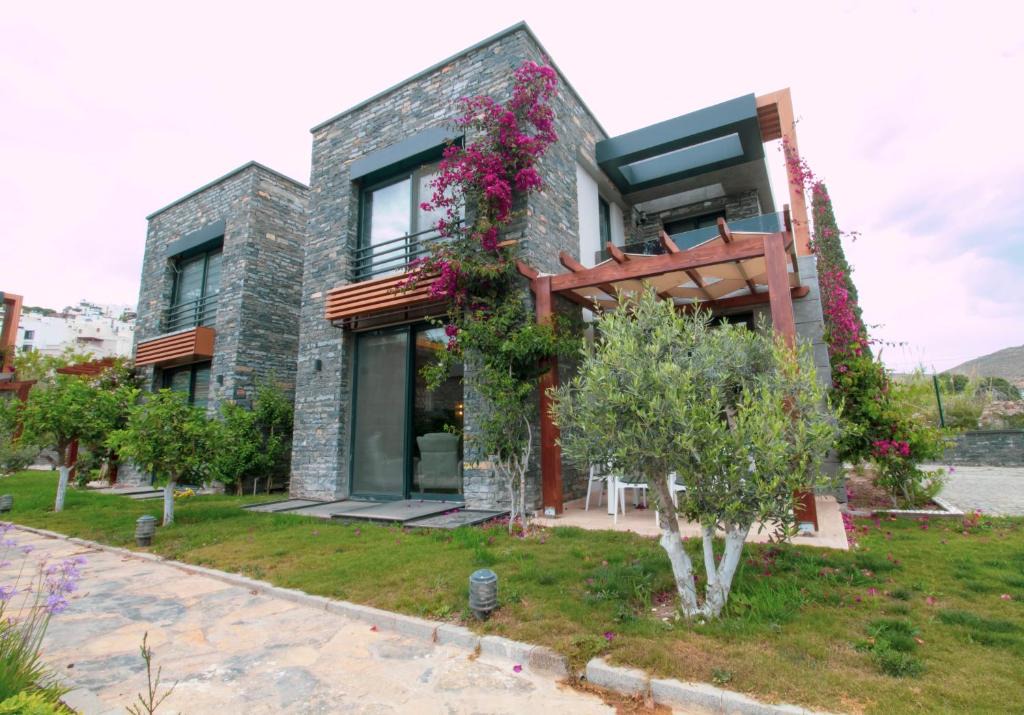 Dagbelen Villa | Gorgeous 4 Br Triplex Villa At Akyarlar