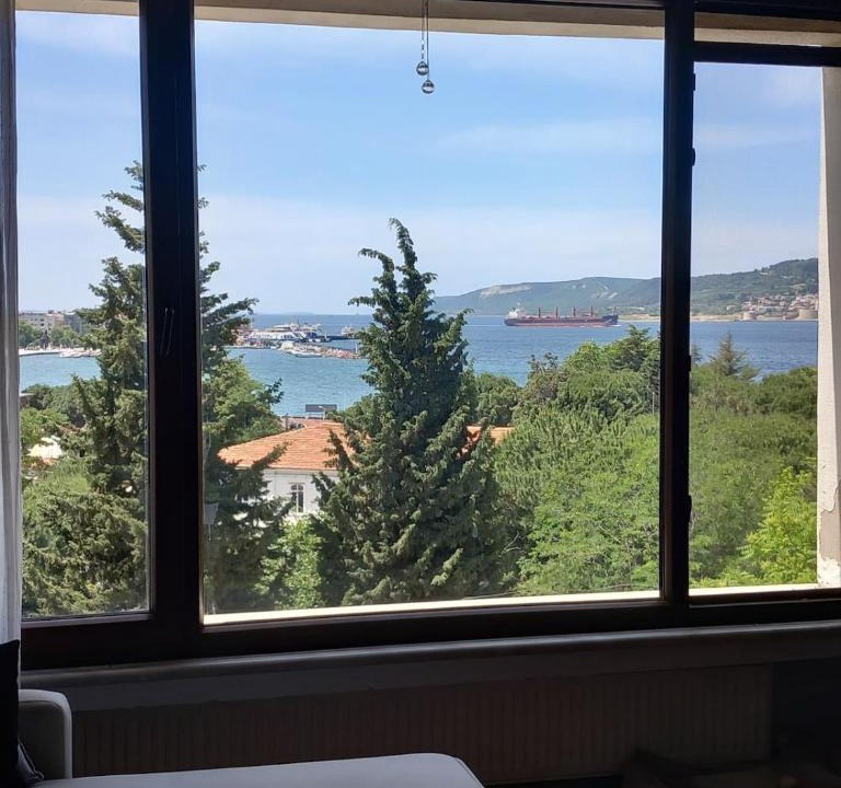 Canakkale Apartment | House with Bosphorus view, elevator, air conditioning and parking