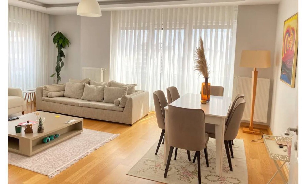 Erenkoy Apartment | Lovely-Modern Apt- 90mb/s internet- 5min to Bagdat