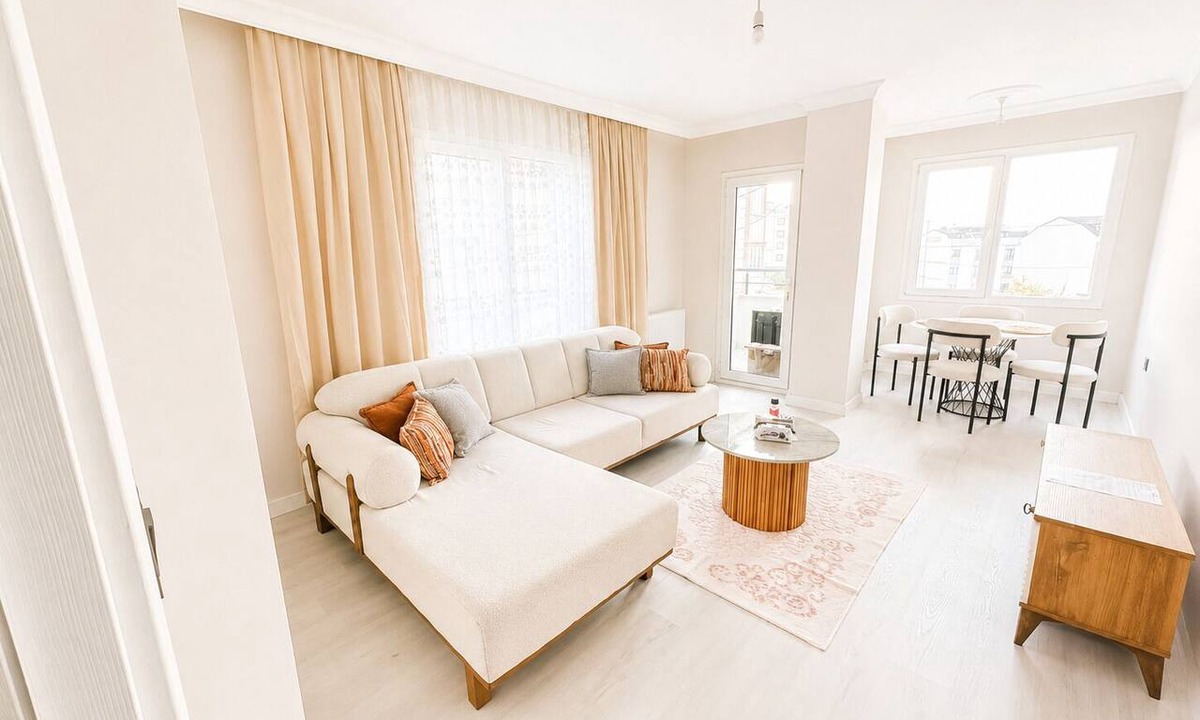 Arnavutkoy Apartment | Luxury 2+1 Apartment, 1st Floor – 15 Minutes to the Airport