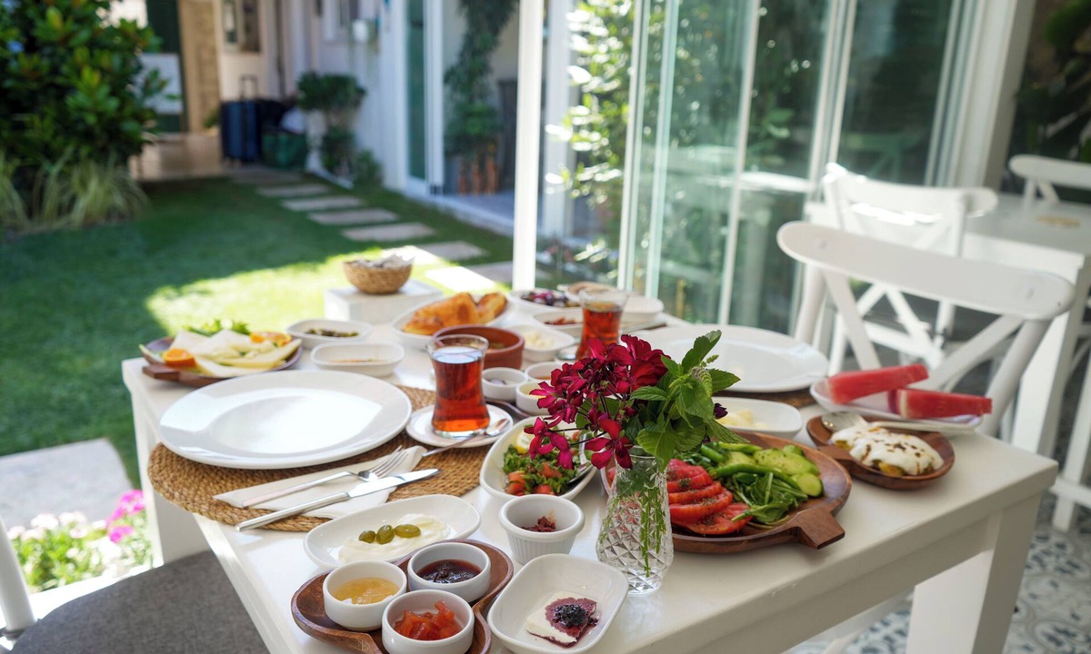 Alacati Hotel | Müzeyyen Hanım Konağı Alaçatı 12+
