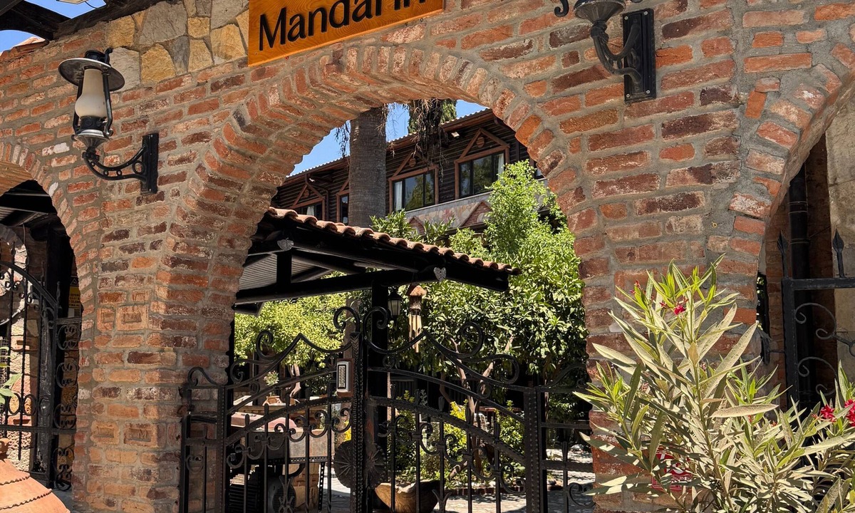 Edremit Hotel | Manastır Mandarin