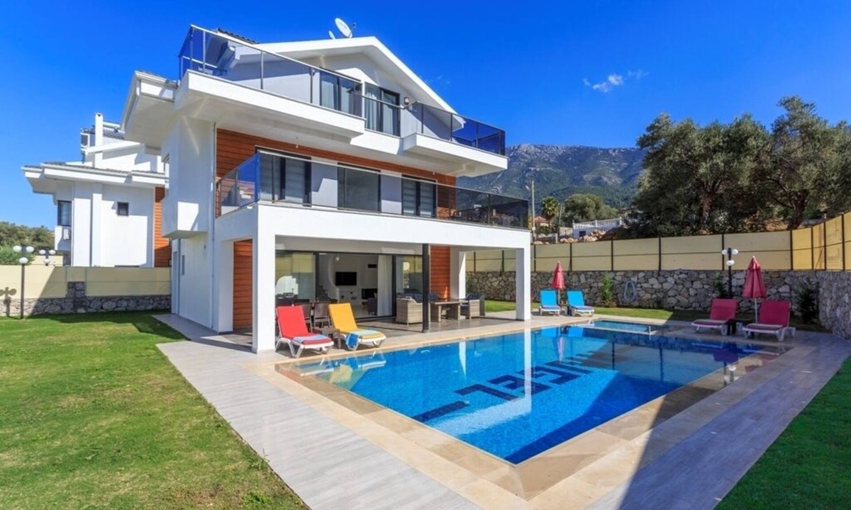 Fethiye City Center Villa | Modern 4-Bedroom Villa with Private Pool in Ovacık Oludeniz