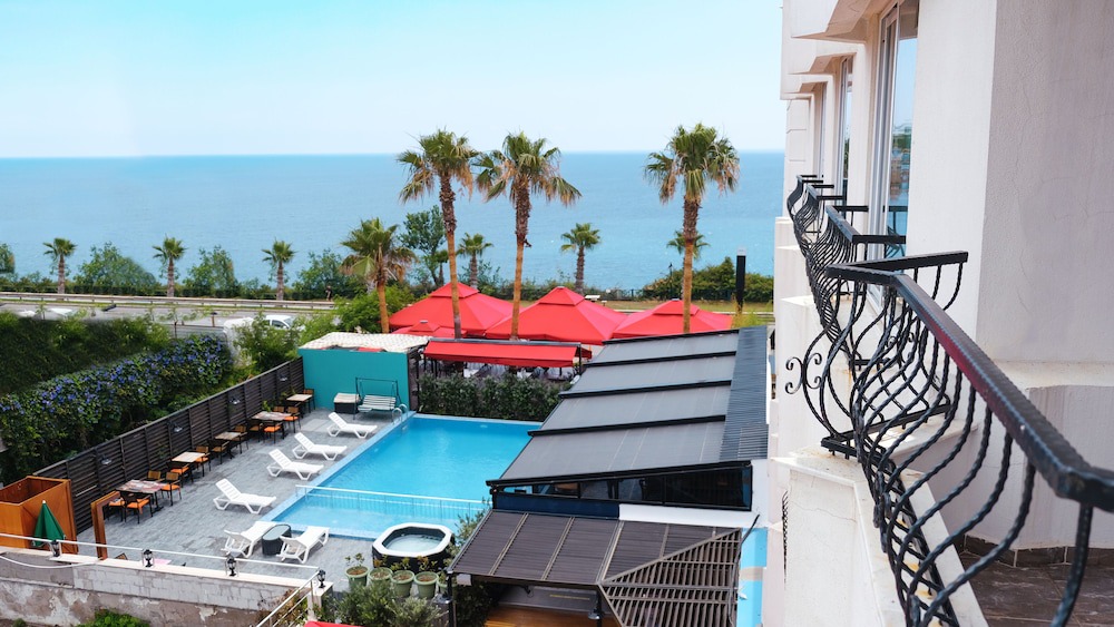 Eski Lara Hotel | On Hotel