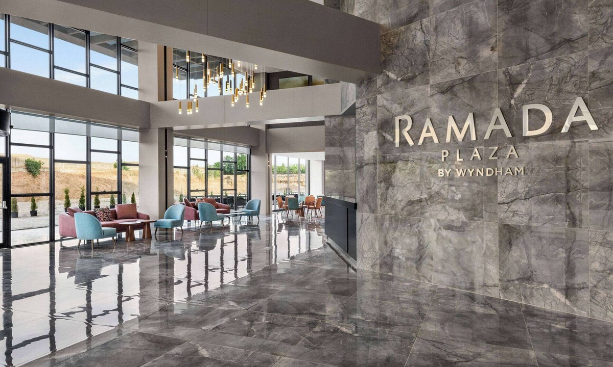 Batman Hotel | Ramada Plaza By Wyndham Batman