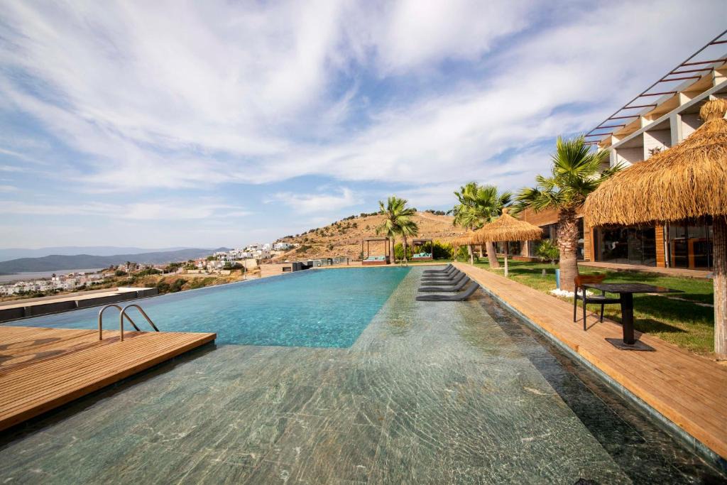 Meselik Villa | Secluded and Comfortable Villa with Shared Pool and Gym in Milas