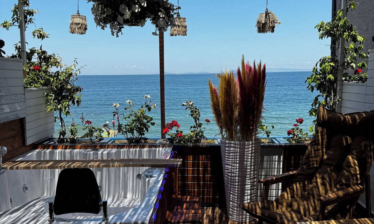 Cinarcik Hotel | Simirna Sahil Otel