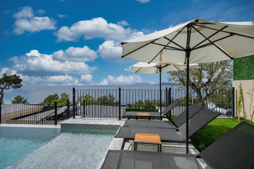 Uzunyurt Villa | Sleeps 4 Modern and Luxurios Villa AWZ 271