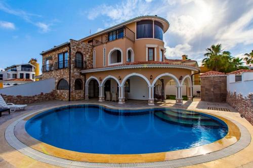 Kadriye Villa | Sleeps 6, Stylish Designed Villa - AWZ 288