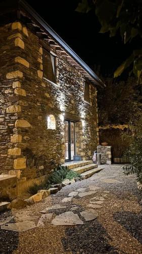 Karaburun Villa | Tarihi Köyde Taş Ev