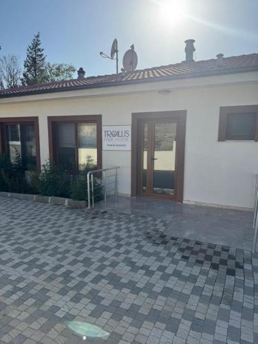 Eceabat Hotel | Troilus Park House