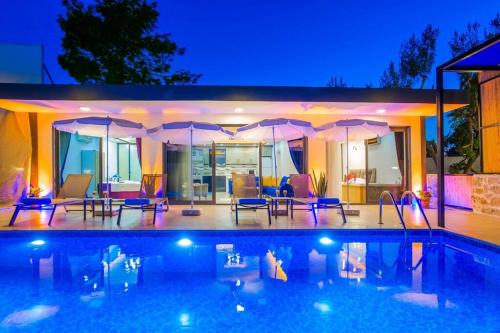 Islamlar Villa | Villa Ay / Kalkan
