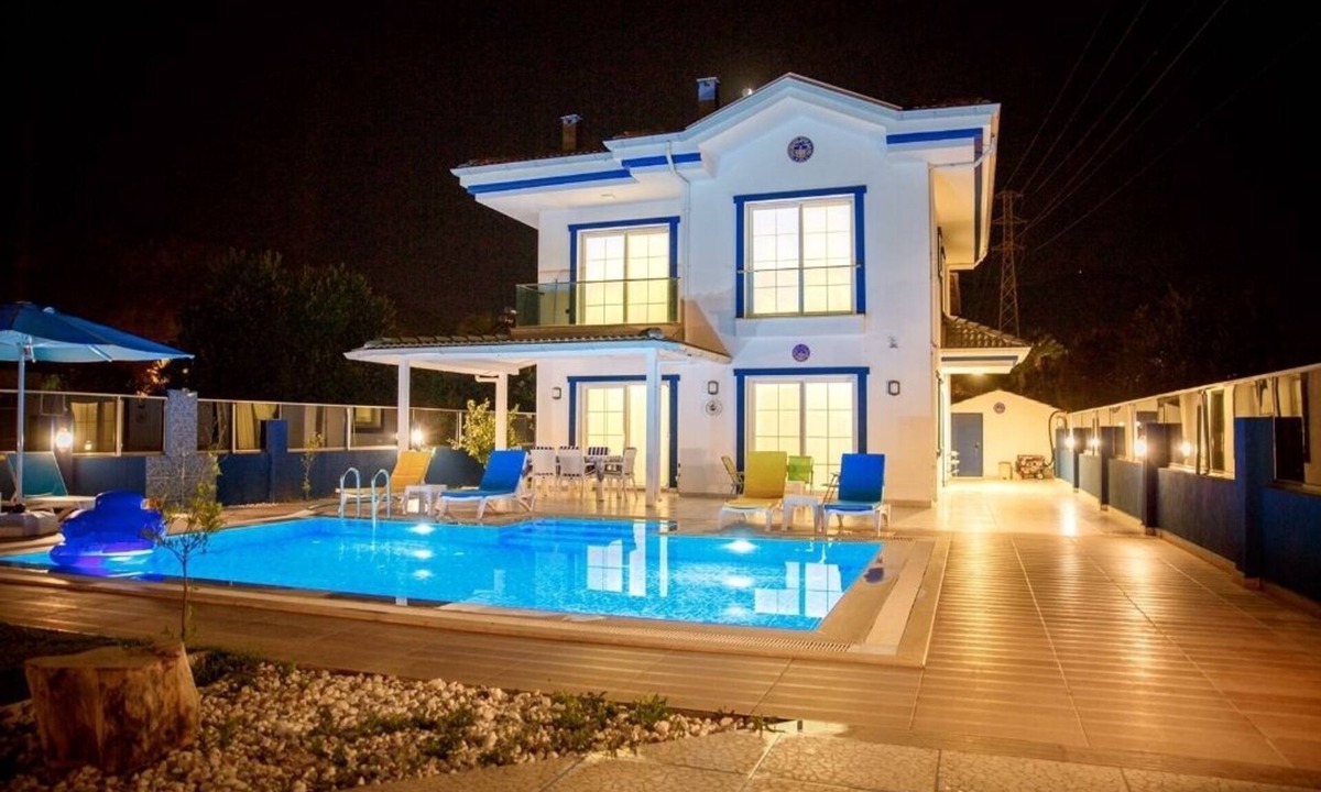 Dalyan Villa | Villa Fenerbahçe sleeps 9 with private Annex