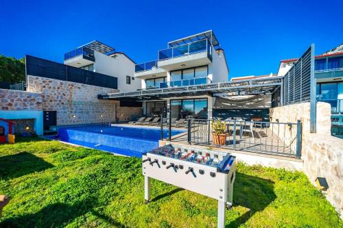 Kalkan Villa | Villa for 10 People with Sea View in Kalkan Center