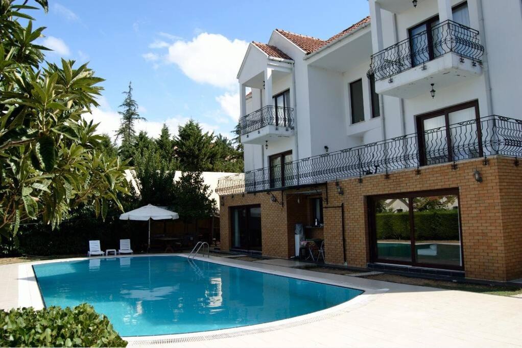 Buyukcekmece Villa | Villa Nur