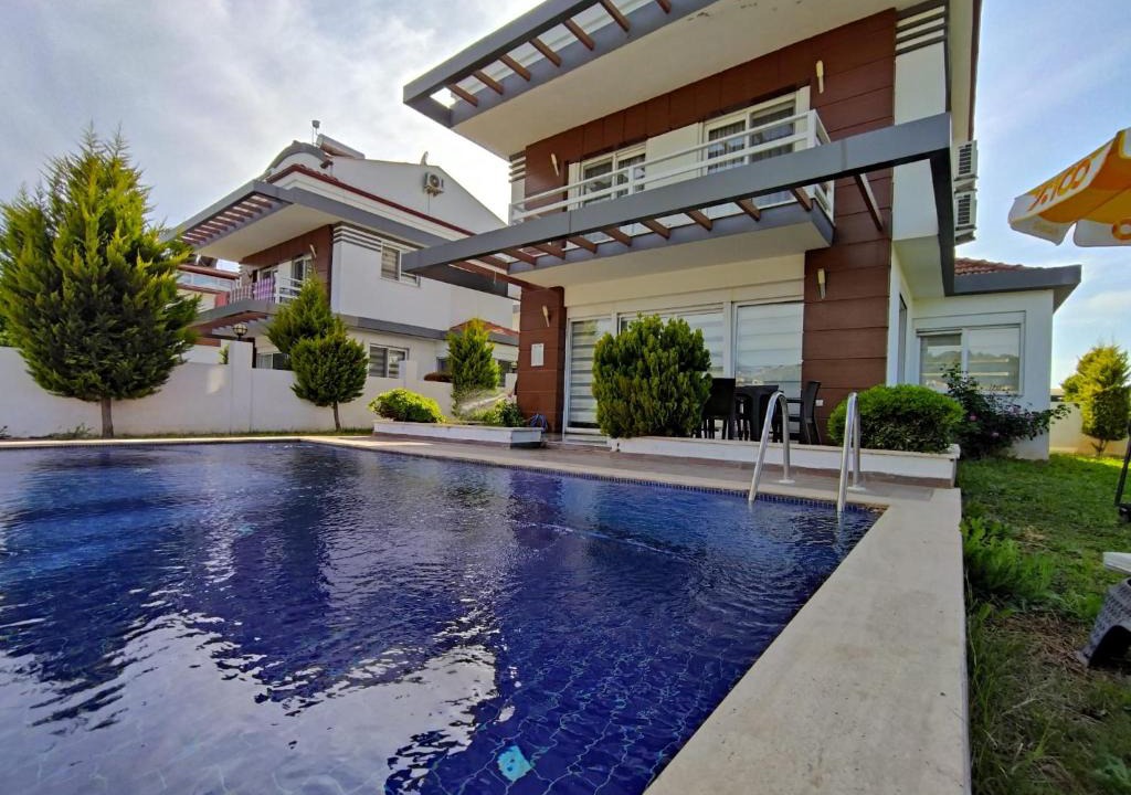 Ciftlik Villa | Villa Town