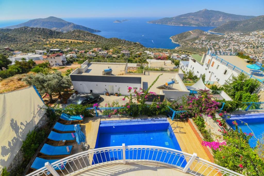 Kalkan Villa | Villa with Sea View in the Heart of Nature, Antalya Kaş - AWZ 136