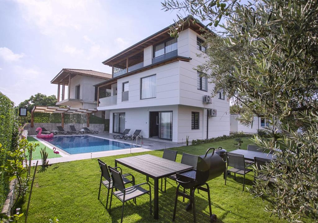 Lara Villa | VILLA YILDIZ PREMIUM