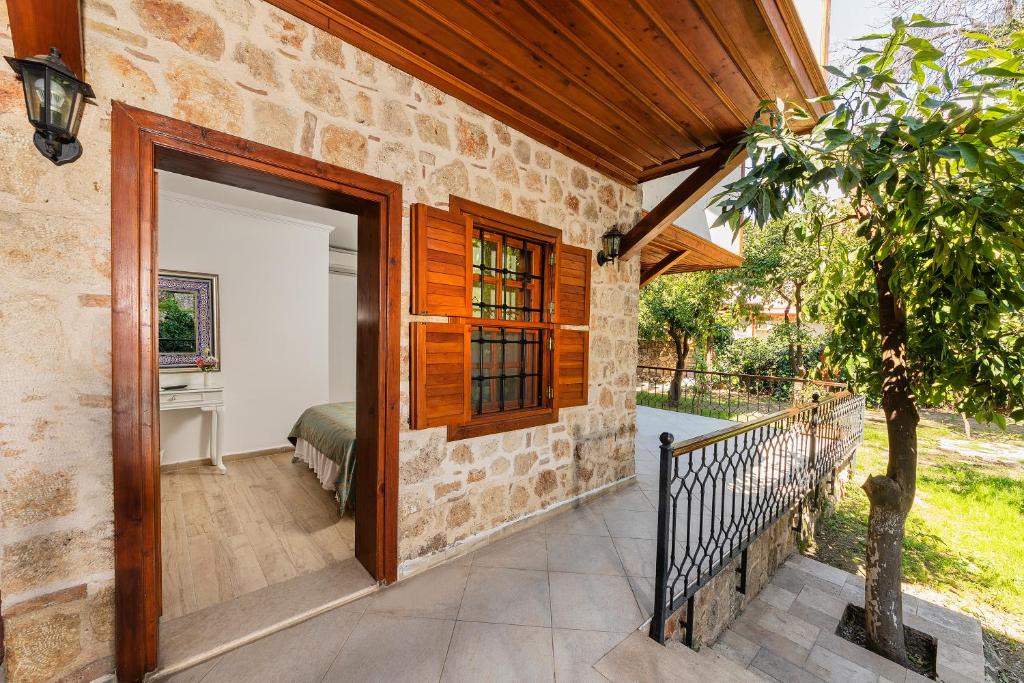 Kaleici House | Villa Zemira Garden