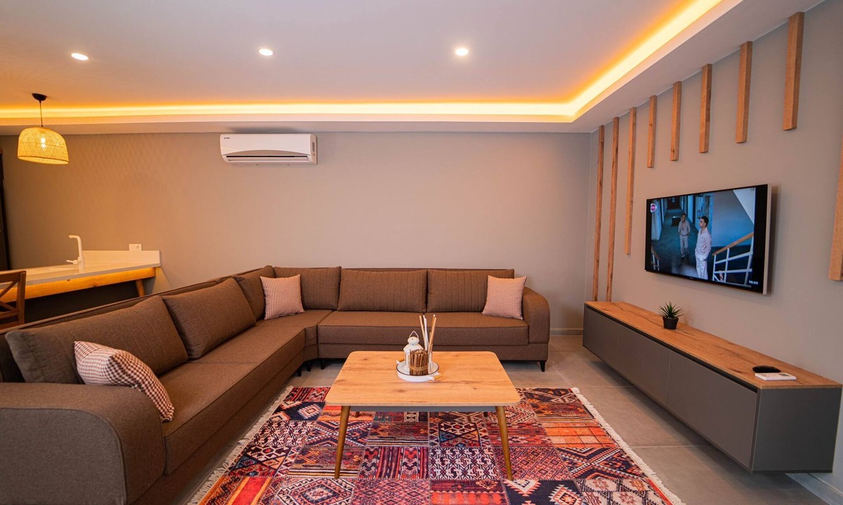 Hisaronu House | We have a large priv. swimming pool and a barbecue area.