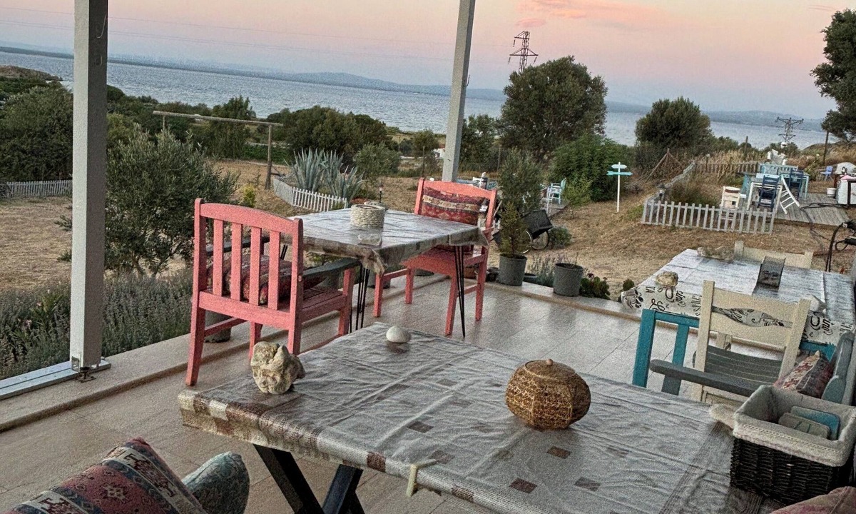 Bozcaada House | Zeus kır evi