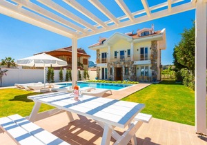 240 m² Villa ∙ 5 bedrooms ∙ 10 guests