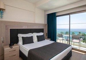 Falcon Hotel