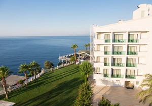 Falcon Hotel