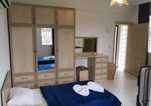 Spacious & Private 5 Bedroomed Villa With Pool + Hot tub