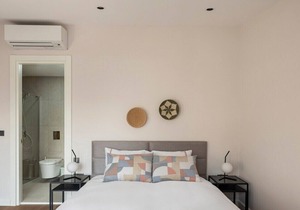 This apartment is a 1 bedroom(s), 1.5 bathrooms, located in Beyoğlu, İstanbul.
