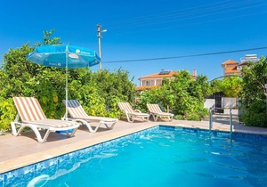 Villa Duman 1: Private Pool, A/C, WiFi, Car Not Required