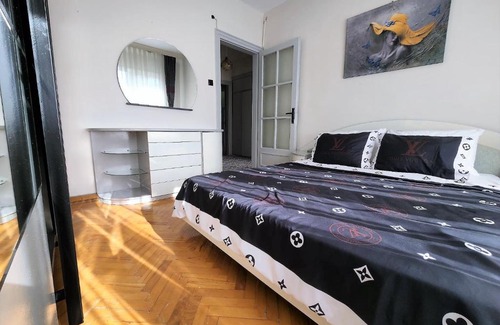 Sisli Apartment | Şişli Center 4+1 Luxury Design Modern Renovated
