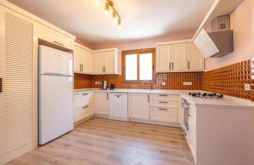 Avlana Villa | 130 m² Villa ∙ 2 bedrooms ∙ 6 guests