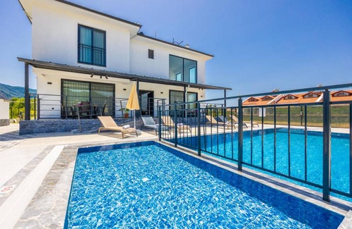 Dalyan Villa | 252 m² Villa ∙ 5 bedrooms ∙ 9 guests