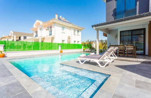 Dalyan Villa | 450 m² Villa ∙ 15 bedrooms ∙ 30 guests