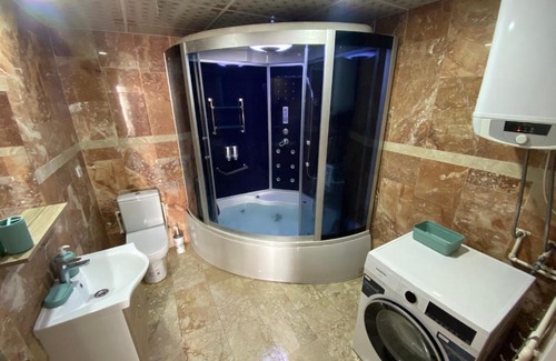 Muratpasa Apartment | Pomruj Suites Lara with Jacuzzi