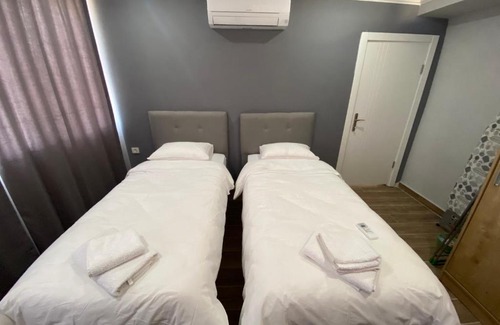 Muratpasa Apartment | Pomruj Suites Lara with Jacuzzi