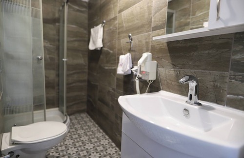 Ayvalik City Center Hotel | Rengarenk Pansiyon