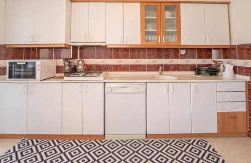 Fethiye House | Sea View Vibrant Flat w Balcony Right by Sea